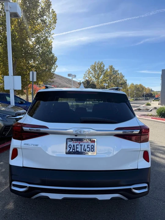2022 Kia Seltos - Image 5 of 11