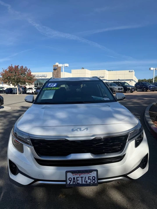 2022 Kia Seltos - Image 2 of 11