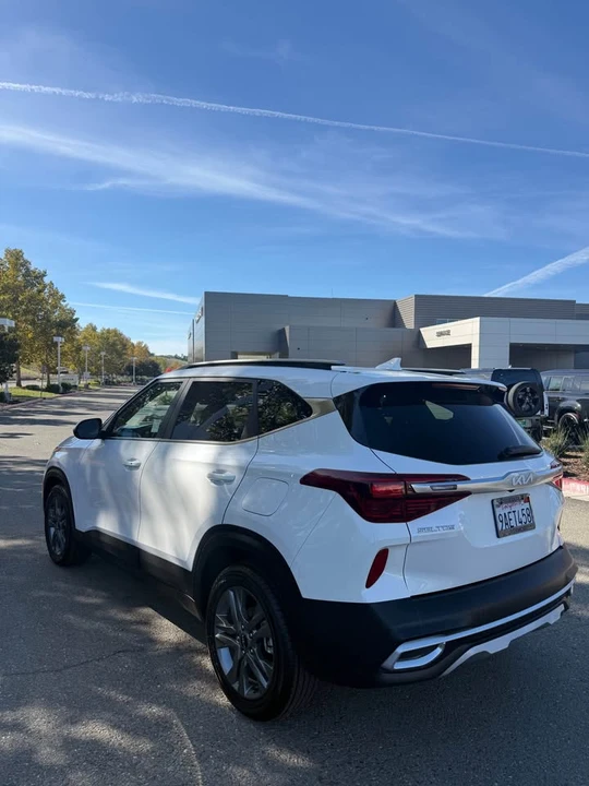 2022 Kia Seltos - Image 4 of 11