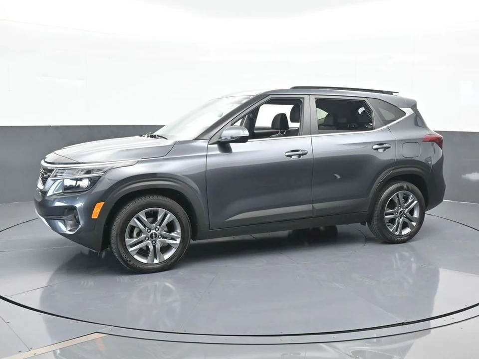 2022 Kia Seltos - Image 2 of 12