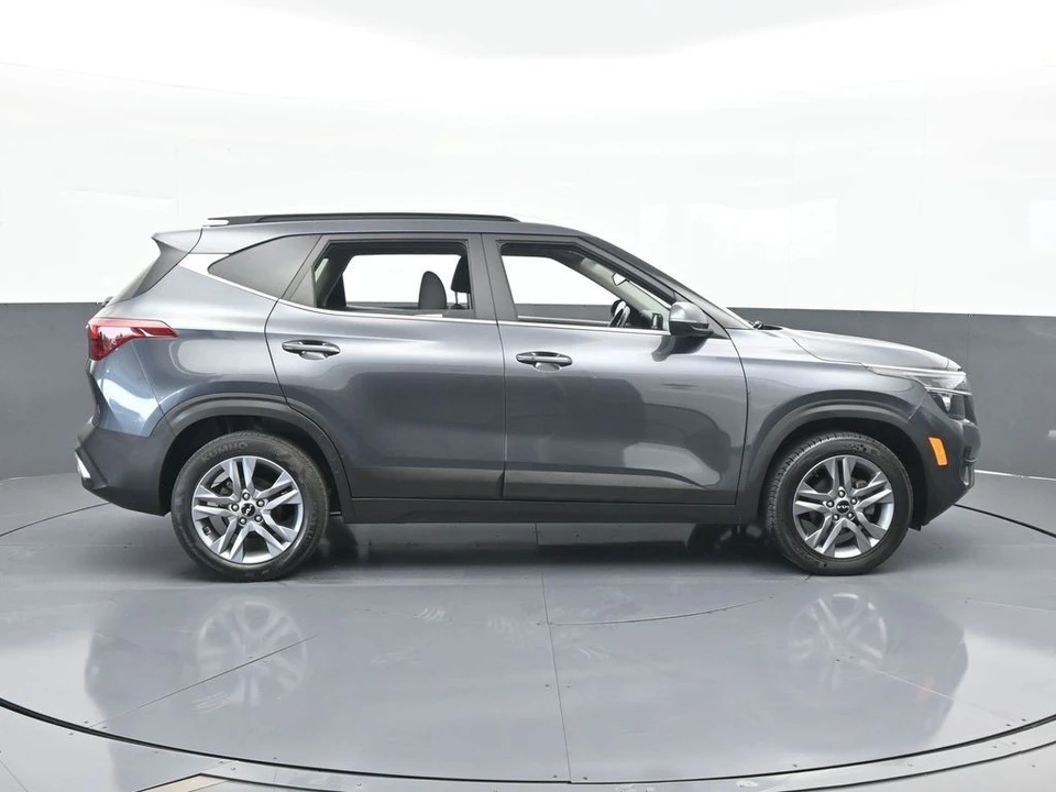 2022 Kia Seltos - Image 7 of 12