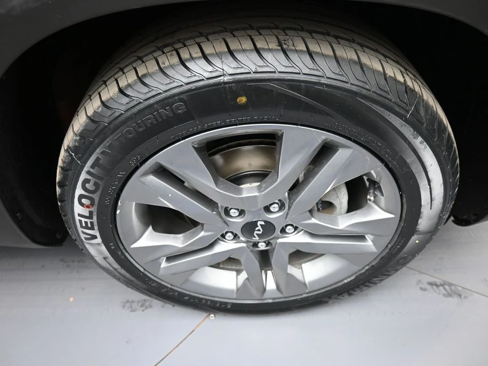 2022 Kia Seltos - Image 12 of 31