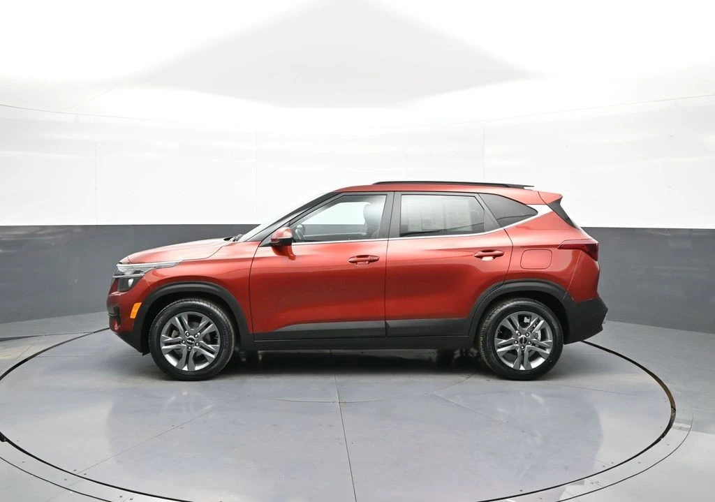 2022 Kia Seltos - Image 9 of 31