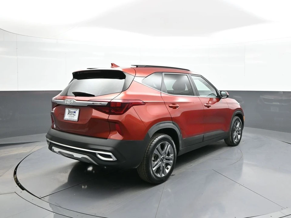 2022 Kia Seltos - Image 6 of 31