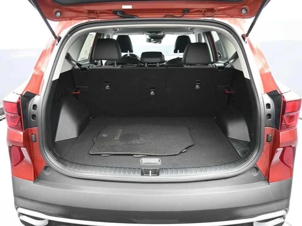 2022 Kia Seltos - Image 21 of 31