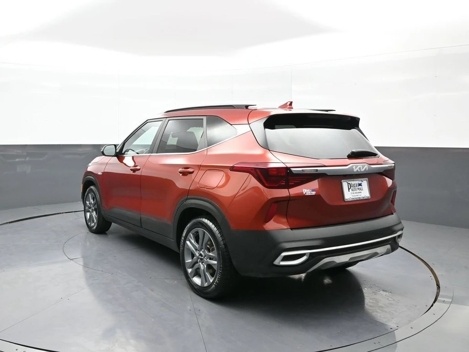 2022 Kia Seltos - Image 8 of 12