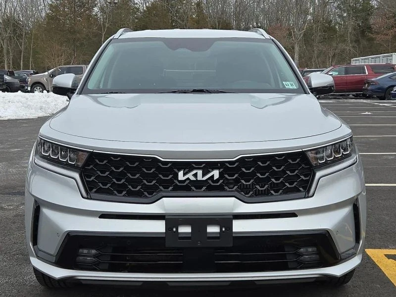 2022 Kia Sorento - Image 2 of 12