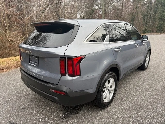 2022 Kia Sorento - Image 6 of 12