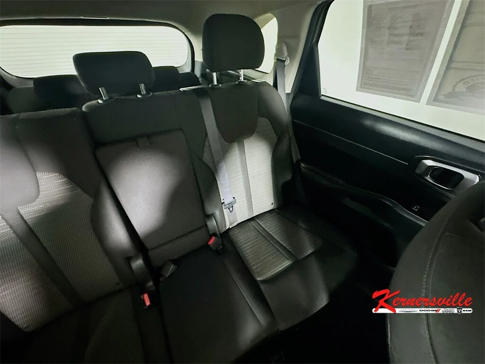 2022 Kia Sorento - Image 14 of 21
