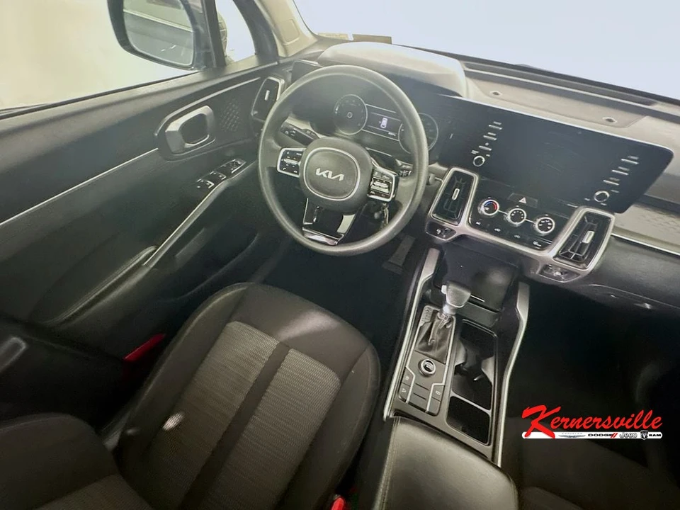 2022 Kia Sorento - Image 9 of 24