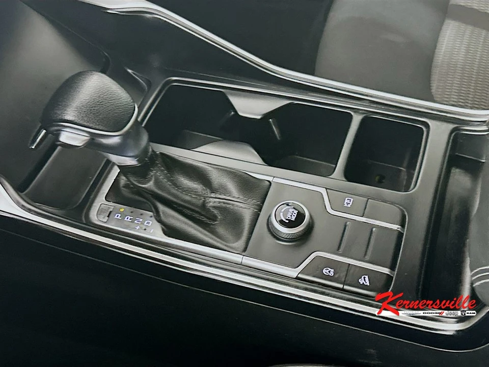2022 Kia Sorento - Image 16 of 24