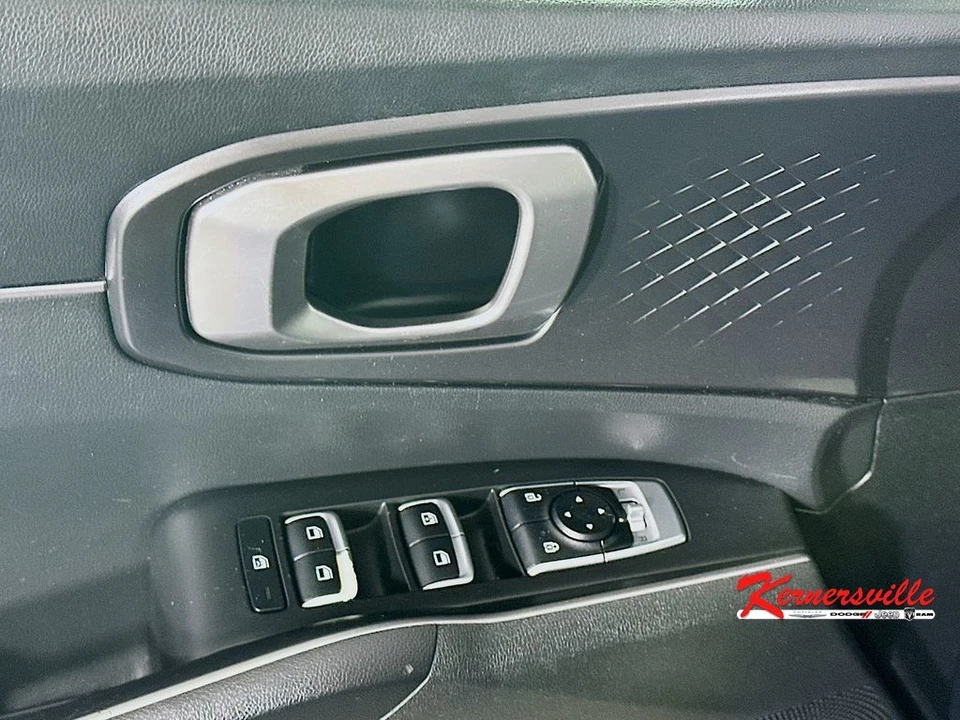 2022 Kia Sorento - Image 23 of 24