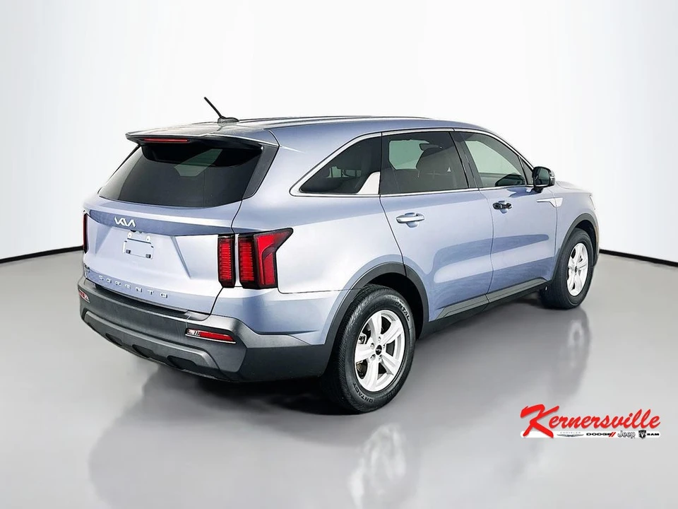 2022 Kia Sorento - Image 7 of 24