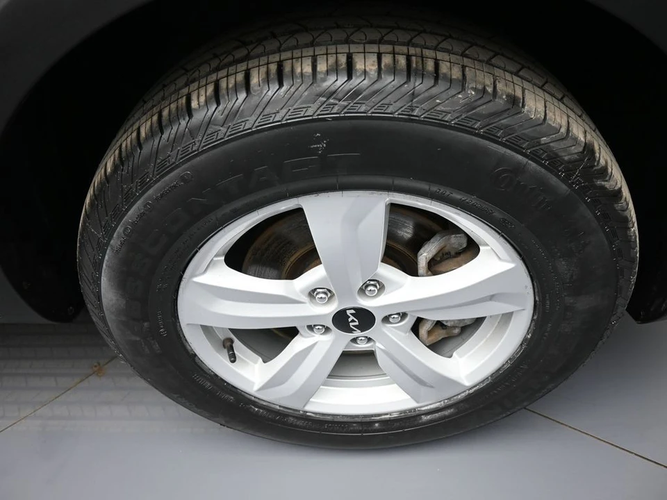2022 Kia Sorento - Image 13 of 21