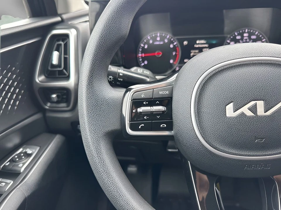 2022 Kia Sorento - Image 14 of 21