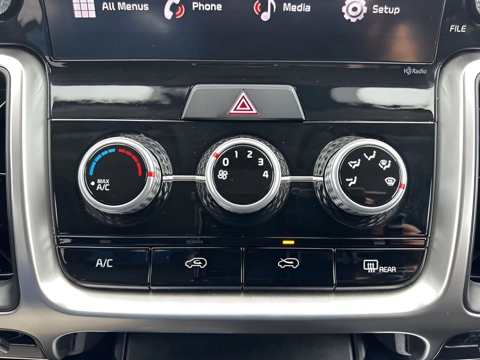 2022 Kia Sorento - Image 18 of 21