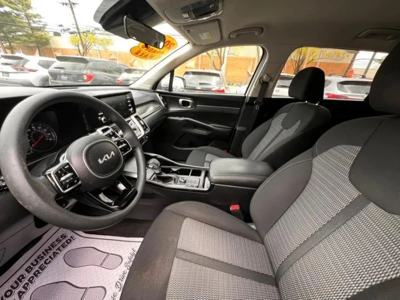 2022 Kia Sorento - Image 9 of 12