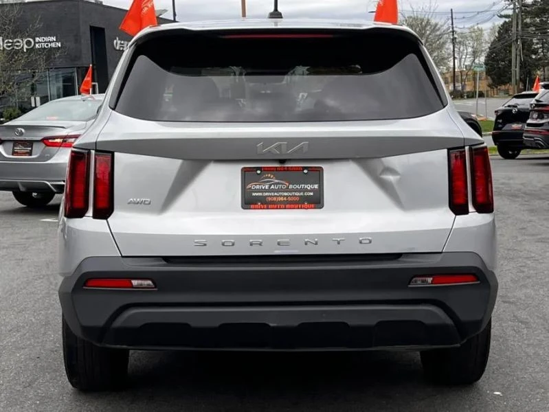 2022 Kia Sorento - Image 4 of 12