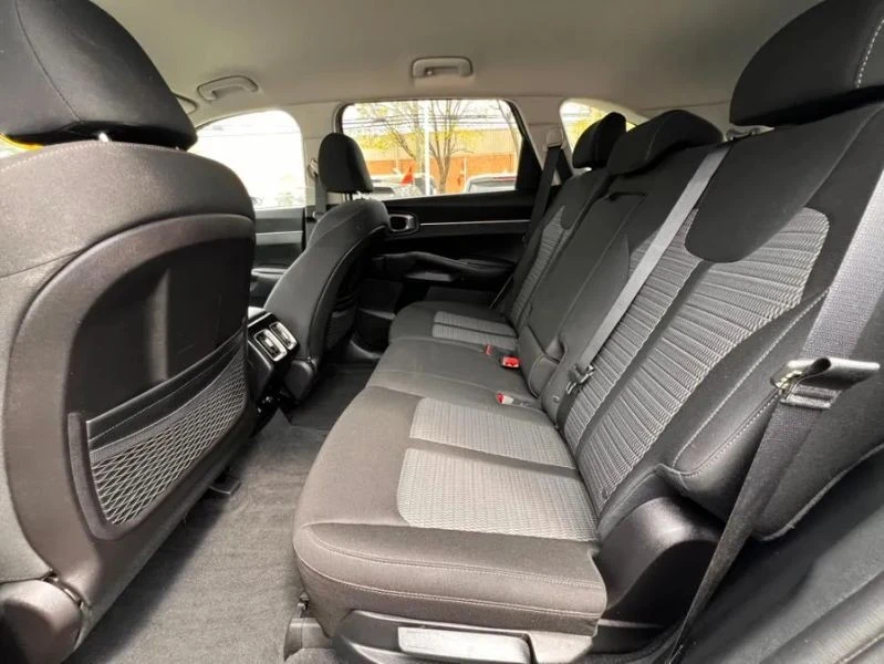 2022 Kia Sorento - Image 11 of 12