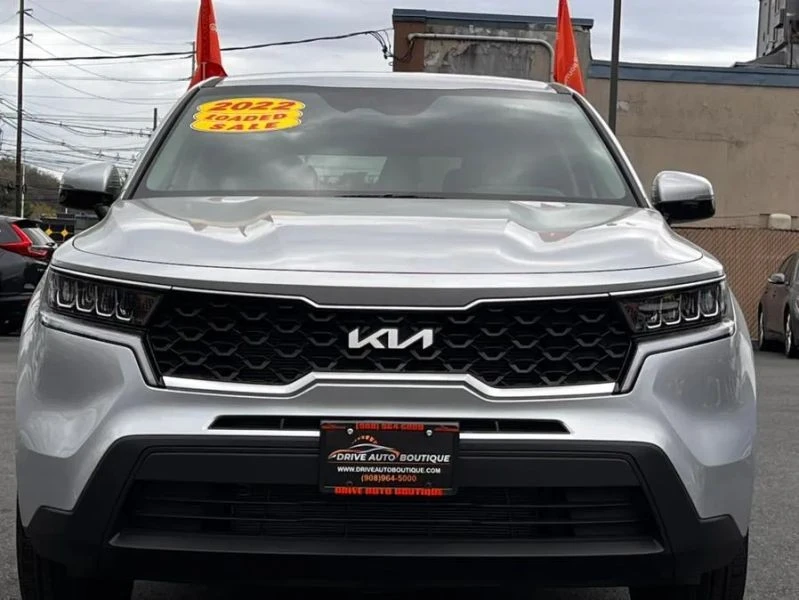 2022 Kia Sorento - Image 2 of 12