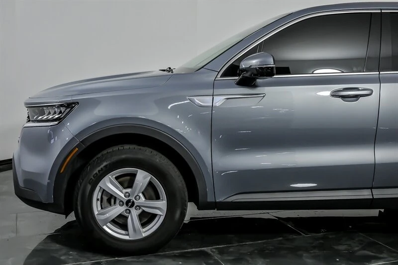 2022 Kia Sorento - Image 6 of 21
