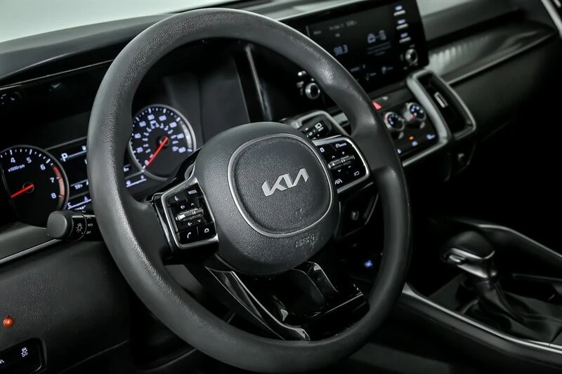 2022 Kia Sorento - Image 18 of 21