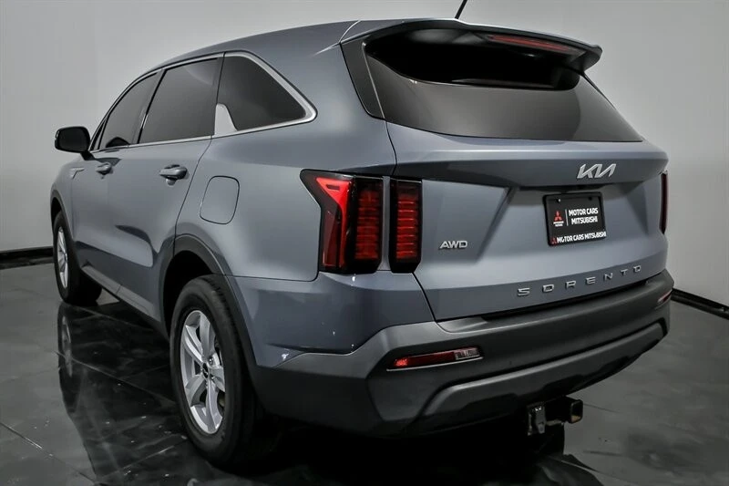 2022 Kia Sorento - Image 8 of 21