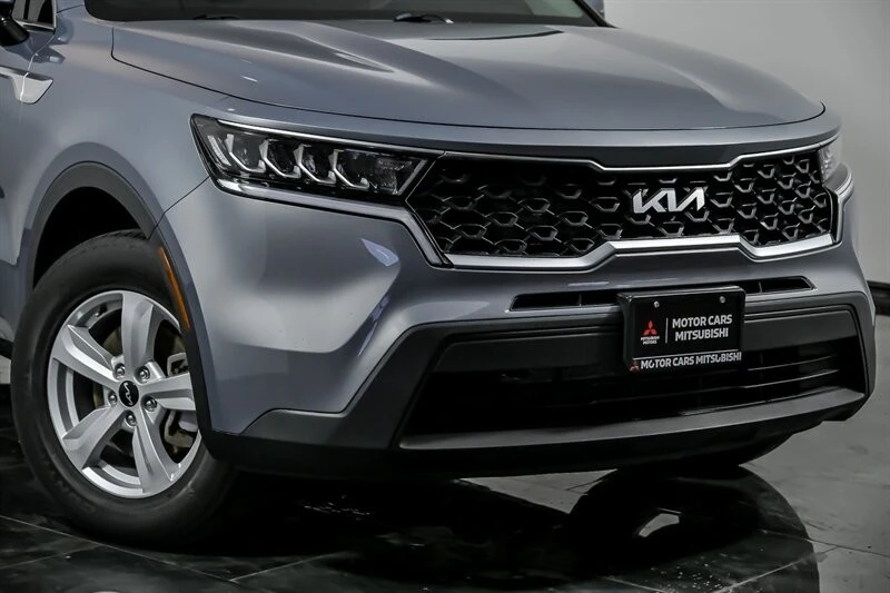 2022 Kia Sorento - Image 2 of 21