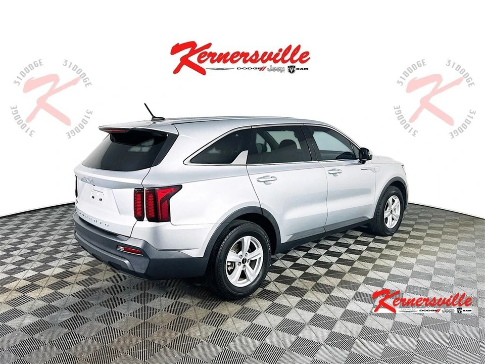 2022 Kia Sorento - Image 7 of 21
