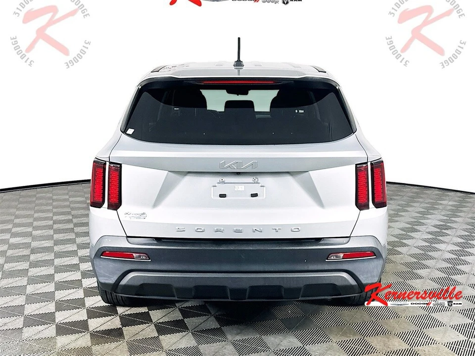 2022 Kia Sorento - Image 6 of 21