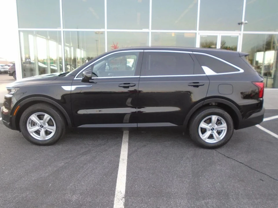 2022 Kia Sorento - Image 7 of 12