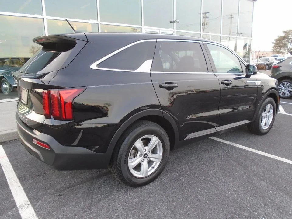 2022 Kia Sorento - Image 4 of 12