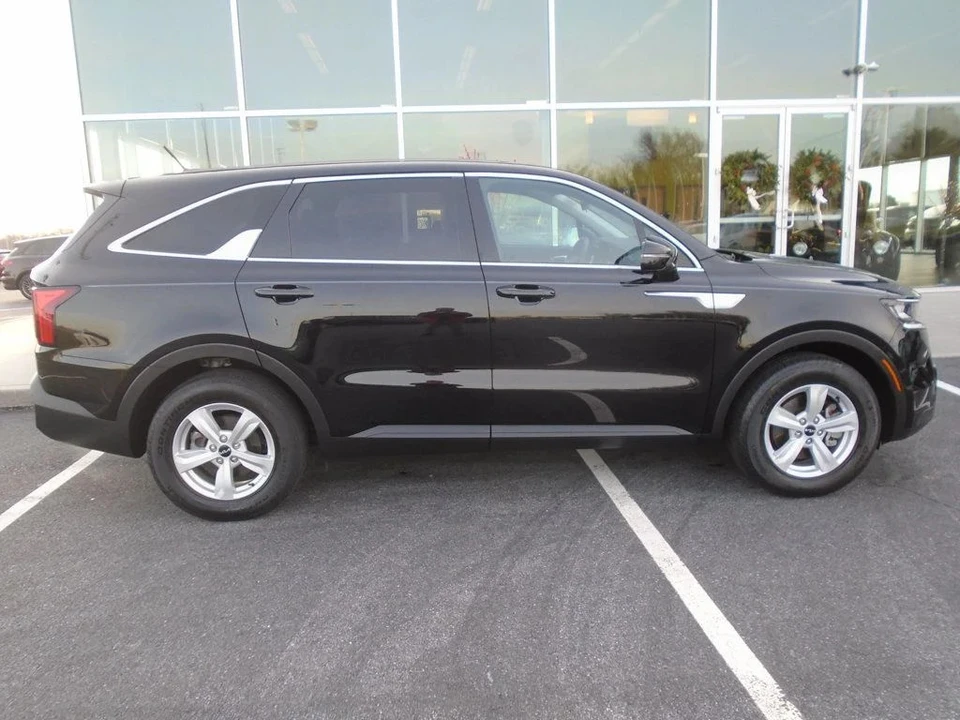 2022 Kia Sorento - Image 3 of 12