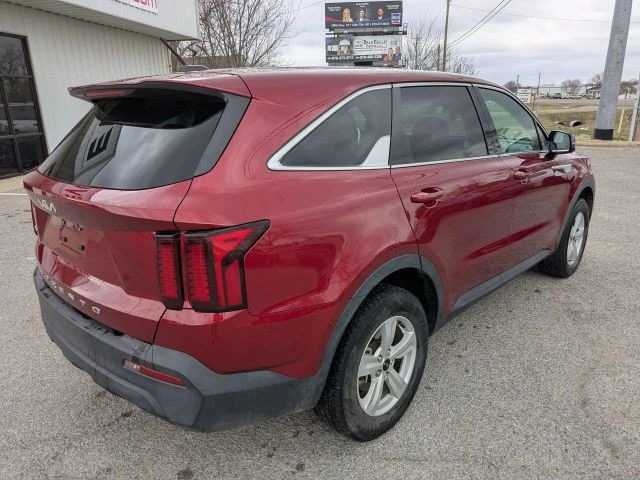 2022 Kia Sorento - Image 8 of 21