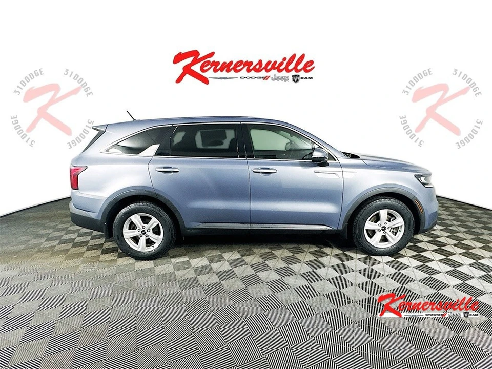 2022 Kia Sorento - Image 8 of 21