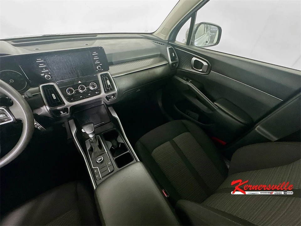 2022 Kia Sorento - Image 11 of 21