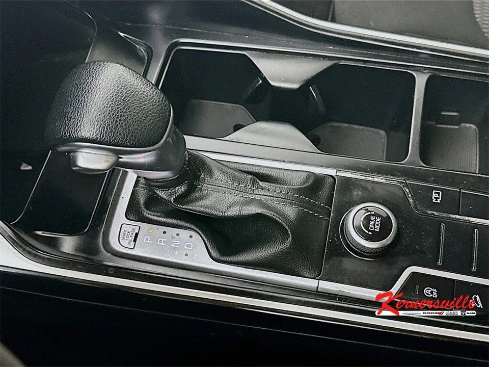 2022 Kia Sorento - Image 16 of 21