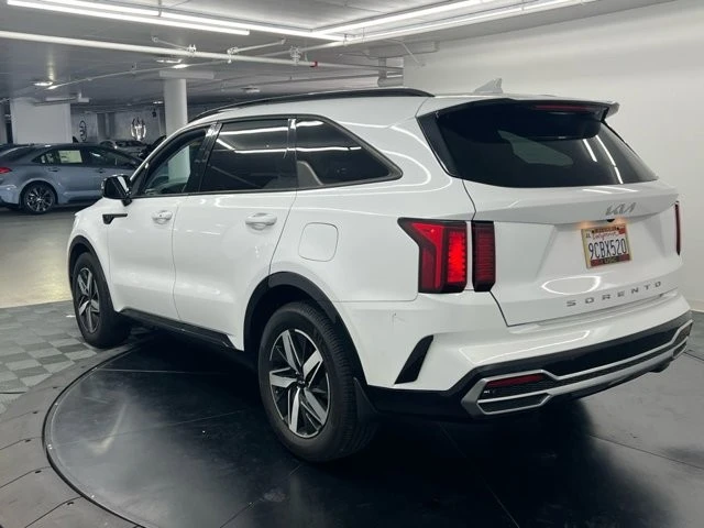 2022 Kia Sorento - Image 2 of 9