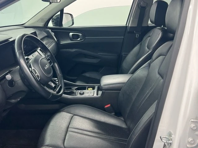 2022 Kia Sorento - Image 8 of 9