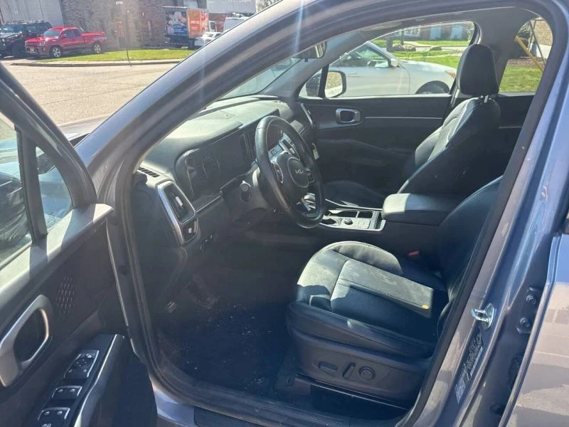 2022 Kia Sorento - Image 7 of 12