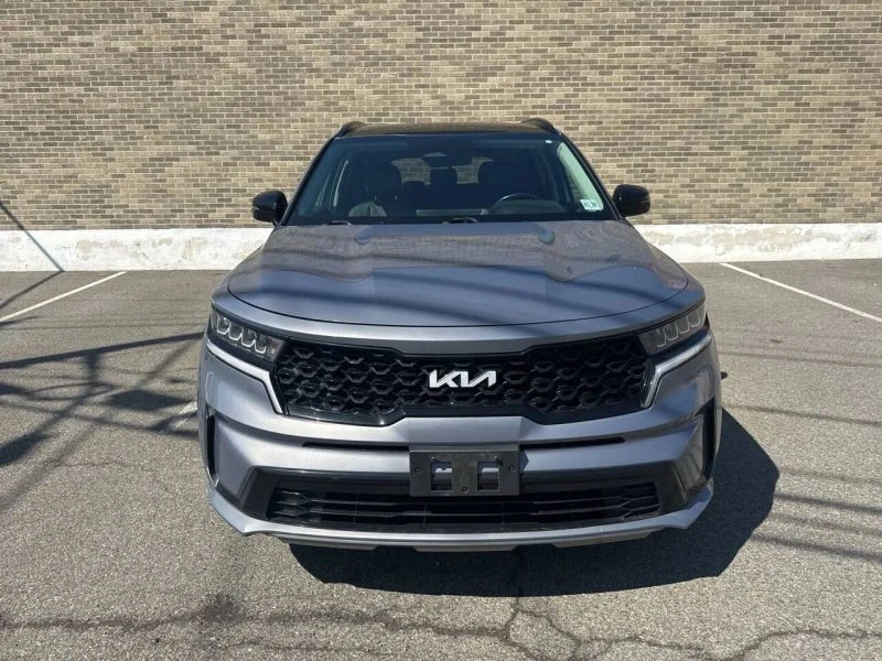 2022 Kia Sorento - Image 2 of 12