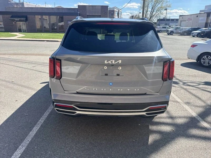 2022 Kia Sorento - Image 5 of 12