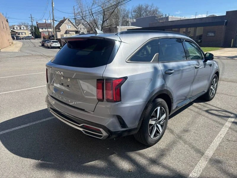 2022 Kia Sorento - Image 4 of 12
