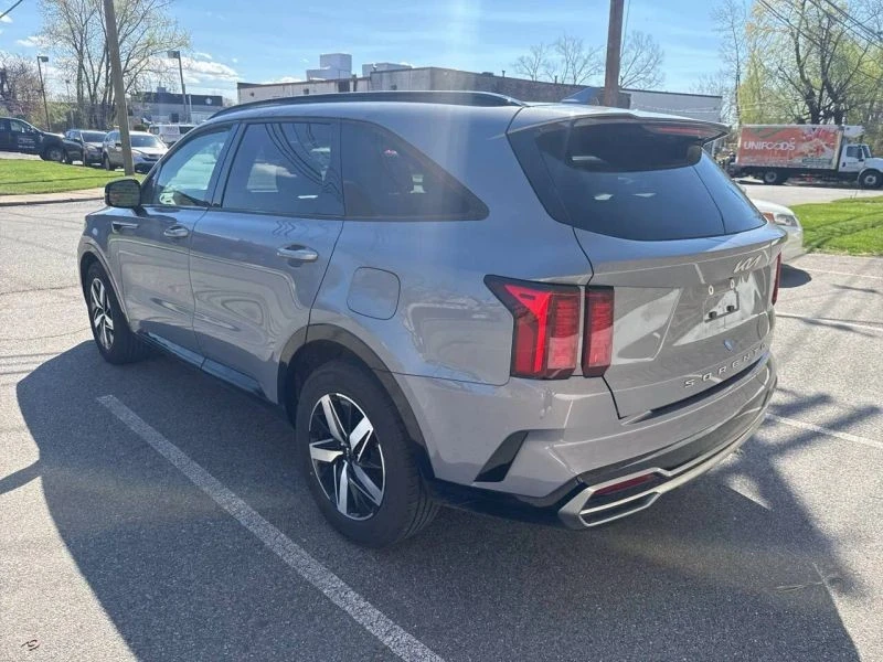 2022 Kia Sorento - Image 6 of 12