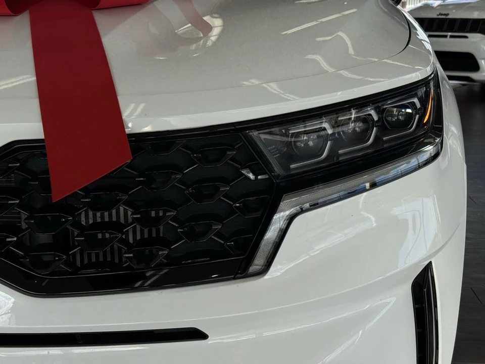 2022 Kia Sorento - Image 5 of 21