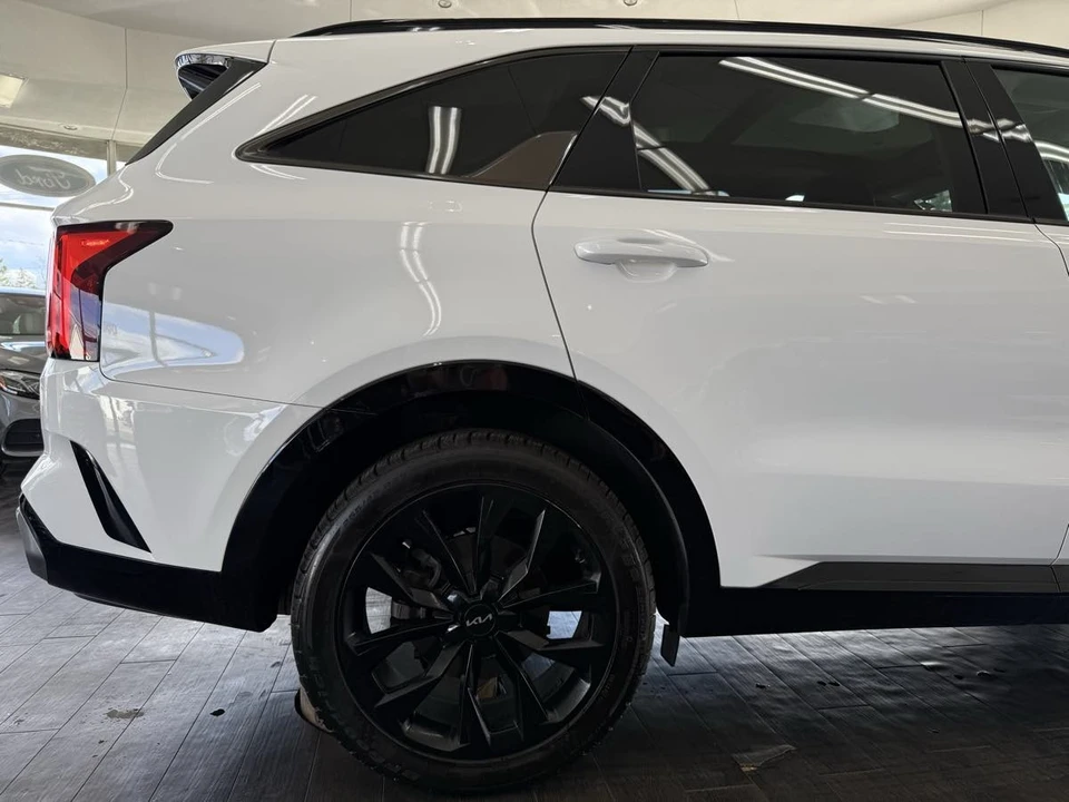 2022 Kia Sorento - Image 7 of 21