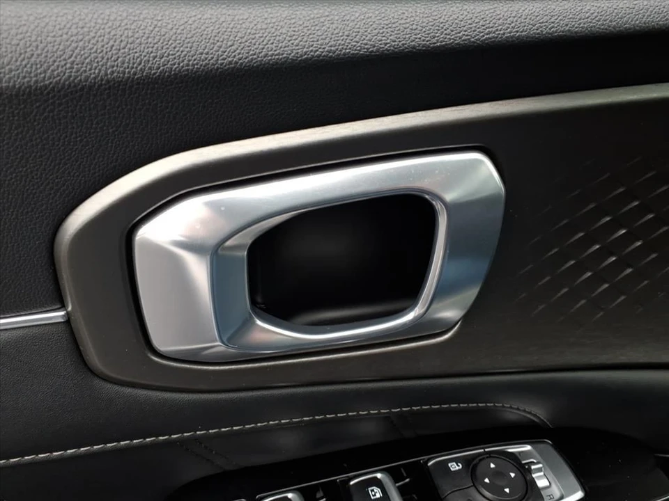 2022 Kia Sorento - Image 17 of 21