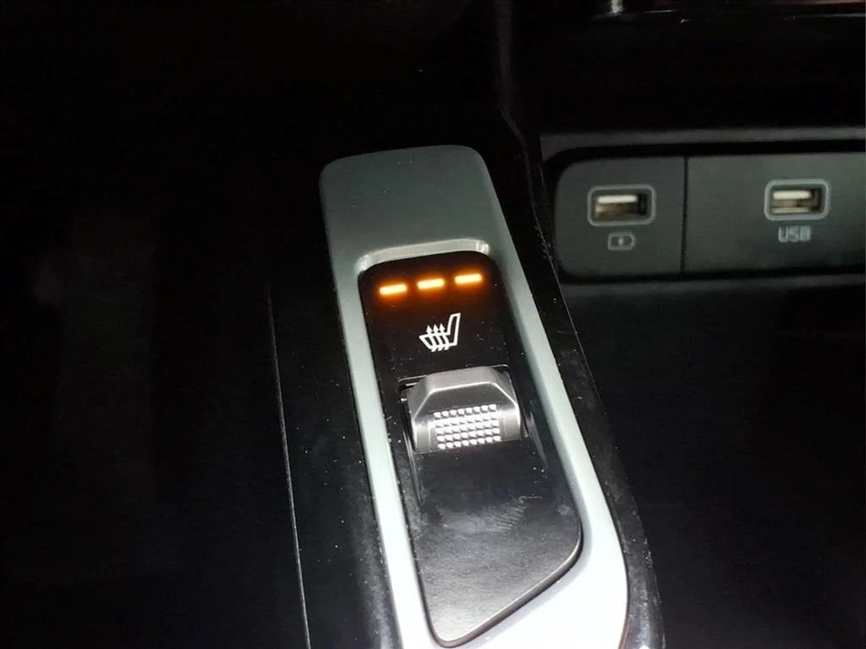 2022 Kia Sorento - Image 14 of 21