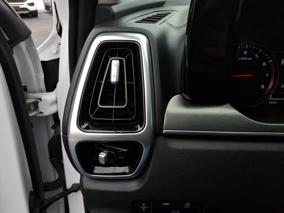 2022 Kia Sorento - Image 19 of 21