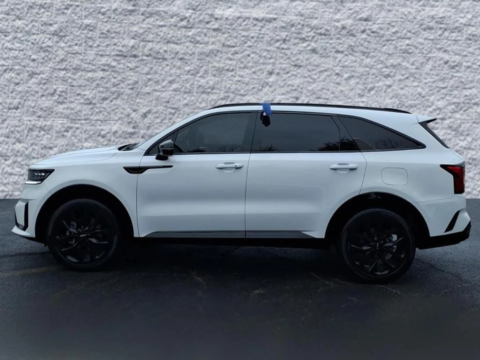 2022 Kia Sorento - Image 4 of 12